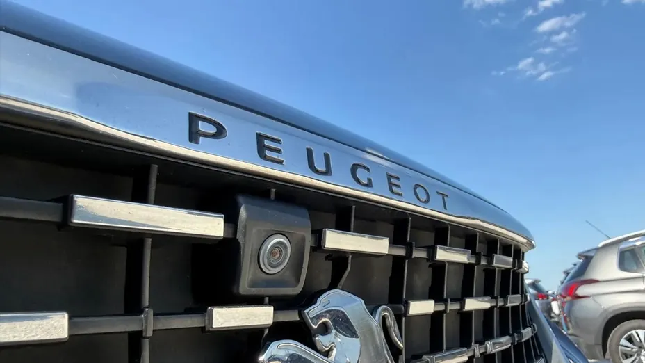 PEUGEOT 3008 -