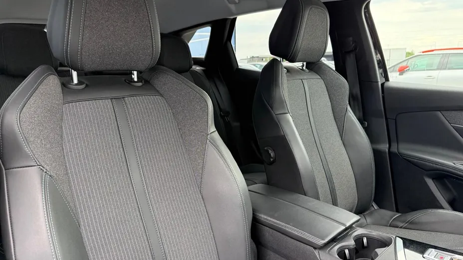 PEUGEOT 3008 -