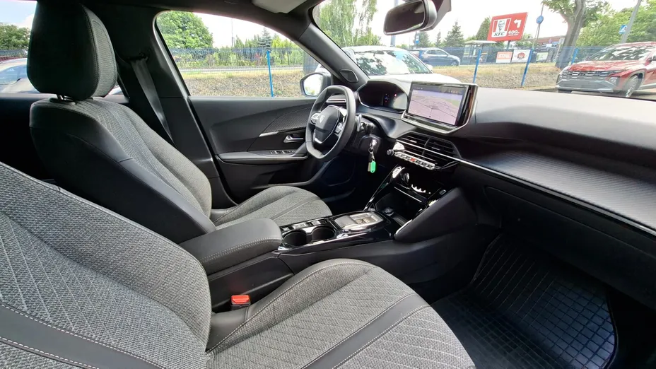 PEUGEOT 2008 2008 PureTech 130 Allure S&S EAT8