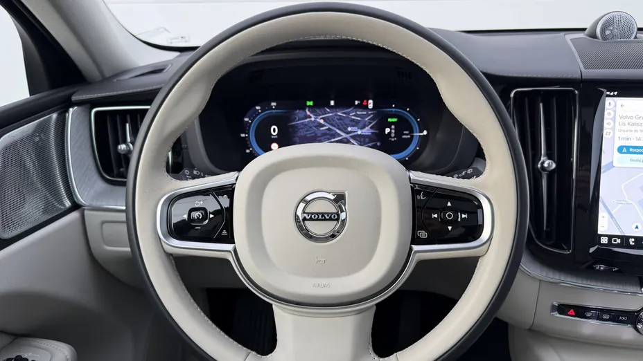 VOLVO XC60 XC60 T6 Plug-In Hybrid AWD Ultra Bright aut