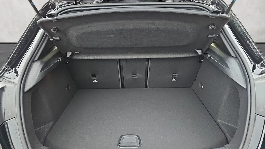 MERCEDES-BENZ A Klasa A 250 e PHEV AMG Line 8G-DCT