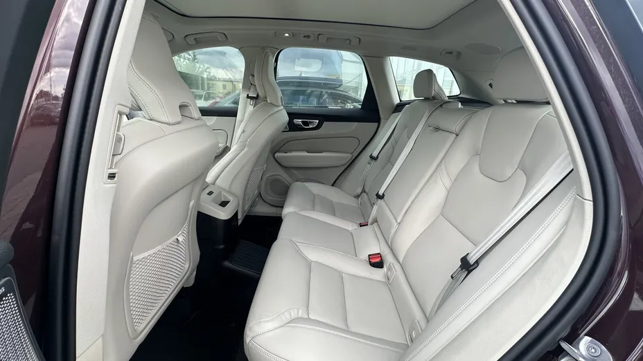 VOLVO XC60 XC60 T8 Plug-In Hybrid AWD Ultra Bright aut