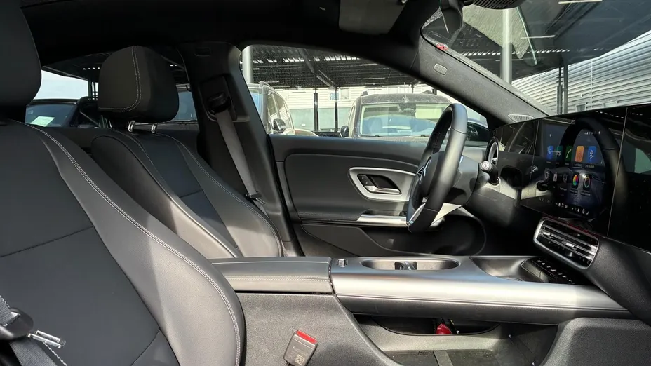 MERCEDES-BENZ CLA -