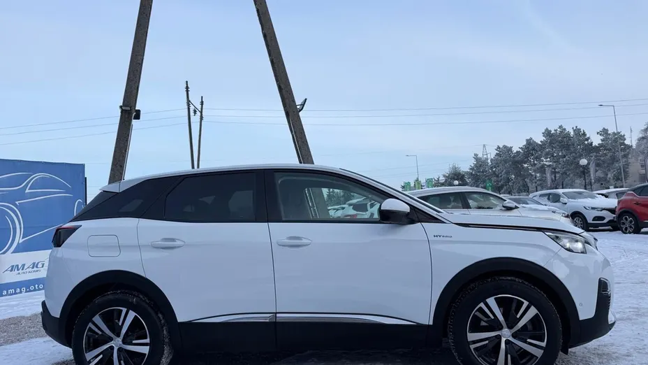 PEUGEOT 3008 -
