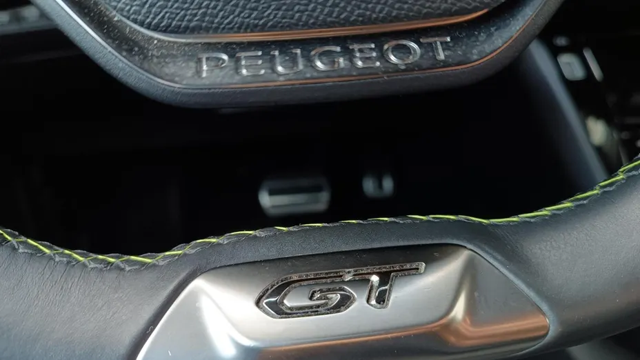 PEUGEOT 2008 2008 1.2 PureTech GT Pack S&S EAT8