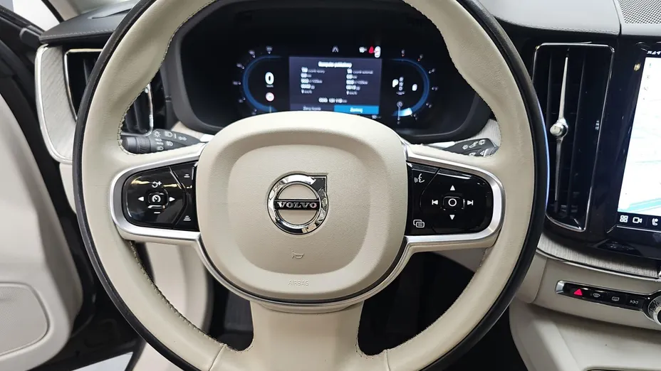 VOLVO XC60 XC60 B4 D AWD Inscription aut