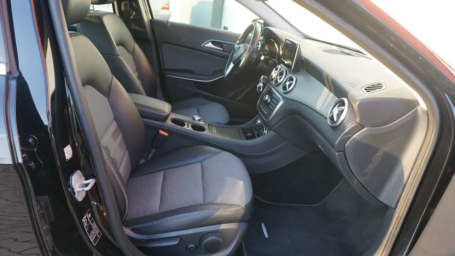 MERCEDES-BENZ GLA GLA 200 7G-DCT Urban