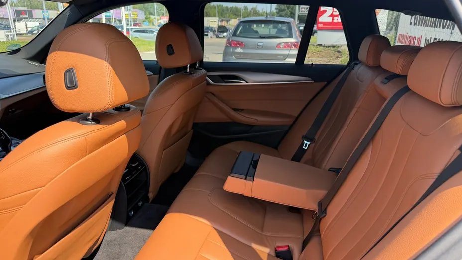 BMW Seria 5 520d Luxury Line aut