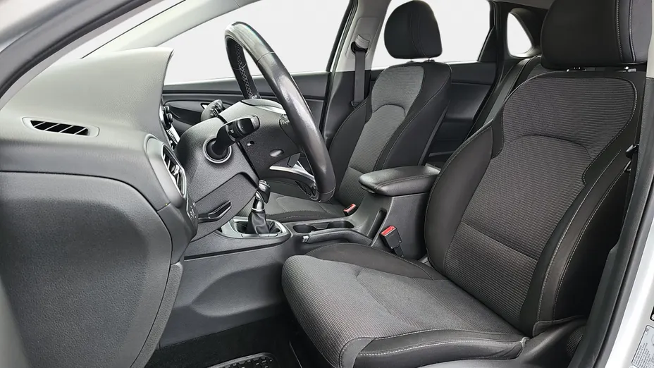 HYUNDAI i30 i30 1.4 Classic +