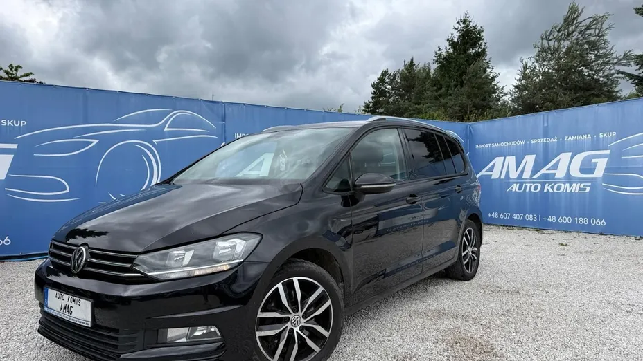 VOLKSWAGEN Touran -
