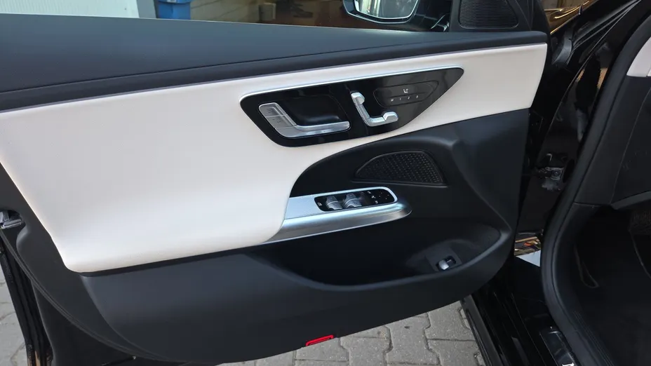 MERCEDES-BENZ E Klasa E 220 d mHEV 4-Matic Avantgarde 9G-Tronic