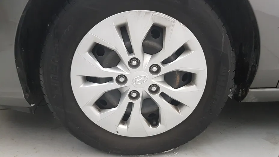 HYUNDAI i30 i30 1.4 Classic +