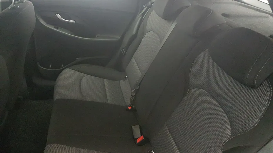 HYUNDAI i30 i30 1.4 Classic +