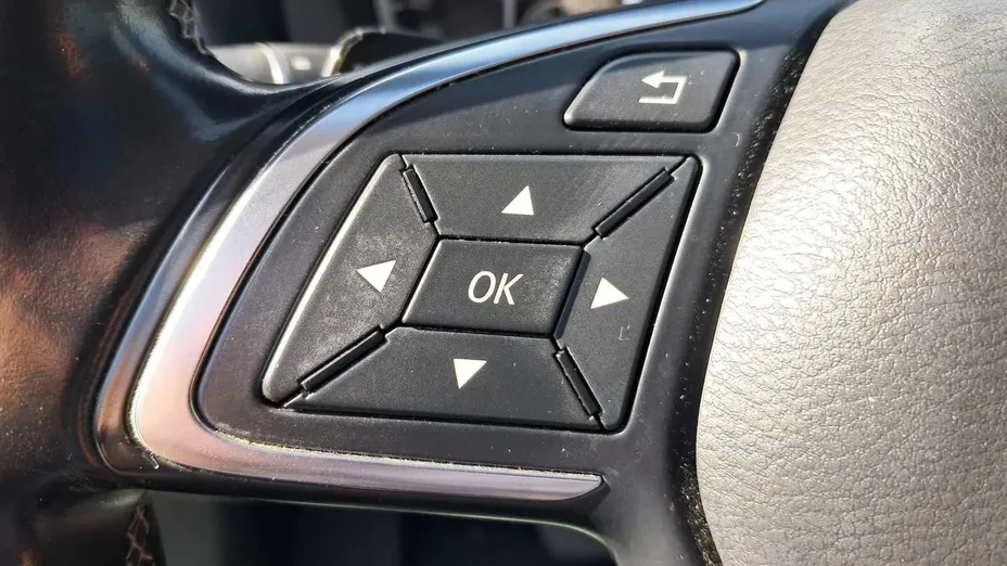 INFINITI QX30 -