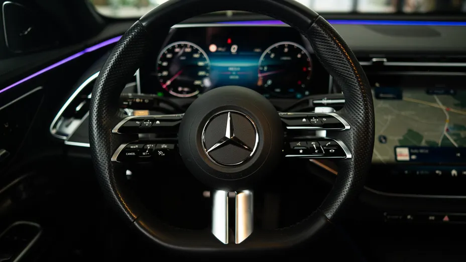 MERCEDES-BENZ E Klasa E 220 d mHEV 4-Matic AMG 9G-Tronic