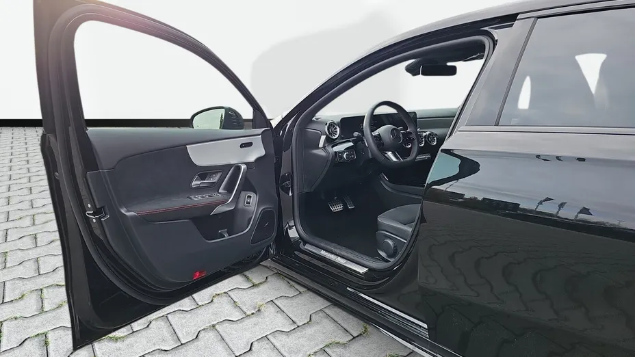 MERCEDES-BENZ A Klasa A 250 e PHEV AMG Line 8G-DCT