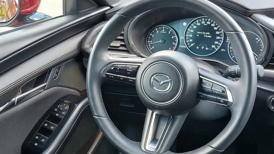 MAZDA 3 3 2.0 mHEV Centre-Line aut