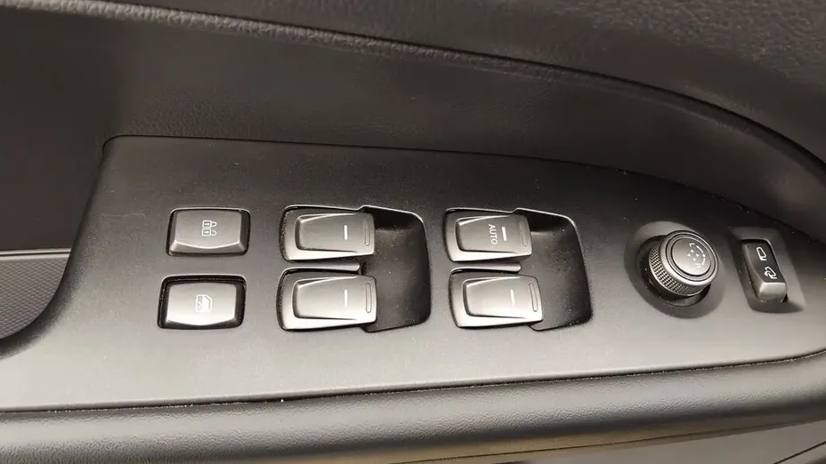 KGM / SSANGYONG Musso Musso Grand 2.2 e-XDi Quartz 4WD aut