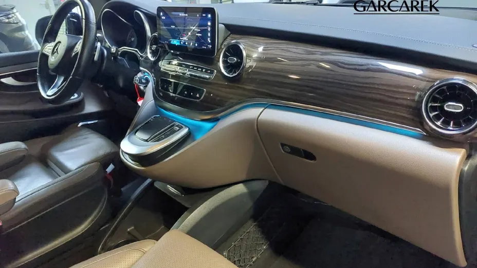 MERCEDES-BENZ V Klasa V 300 d Avantgarde 9G-Tronic (długi)