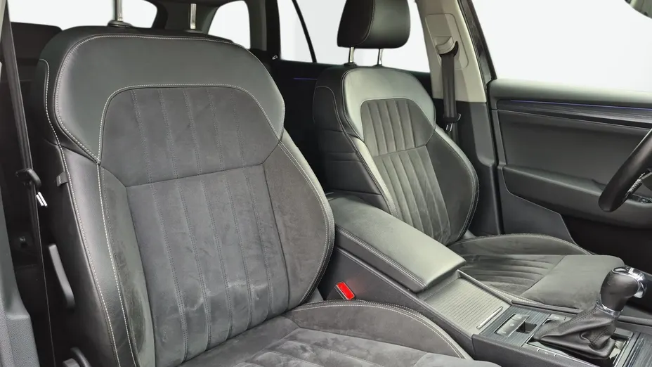 SKODA Superb -