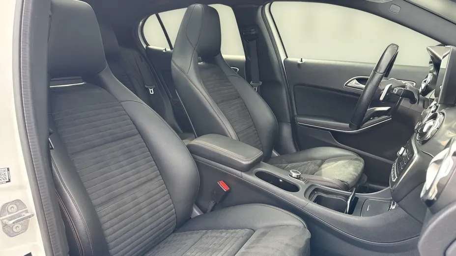 MERCEDES-BENZ GLA GLA 220 4-Matic AMG Line