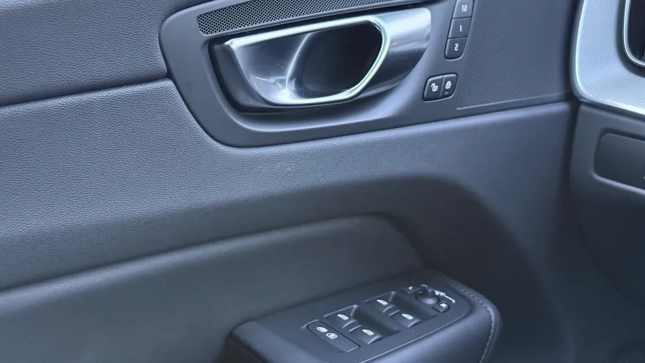 VOLVO XC60 XC60 T6 Plug-In Hybrid AWD Plus Bright aut