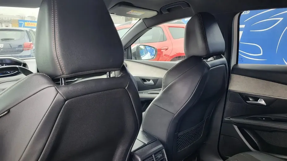 PEUGEOT 3008 -