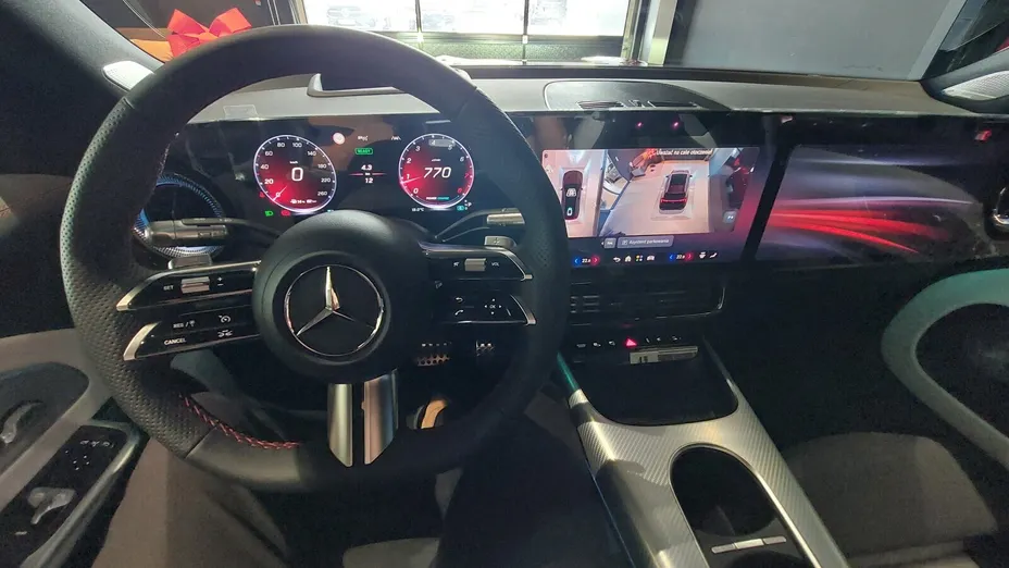 MERCEDES-BENZ GLB -