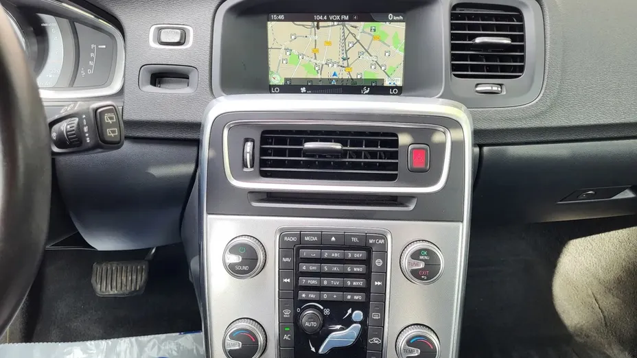 VOLVO V60 -