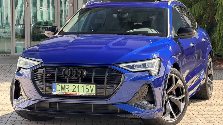 AUDI e-tron Sportback -