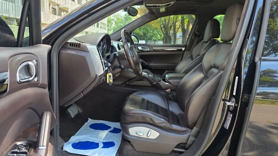 PORSCHE Cayenne -
