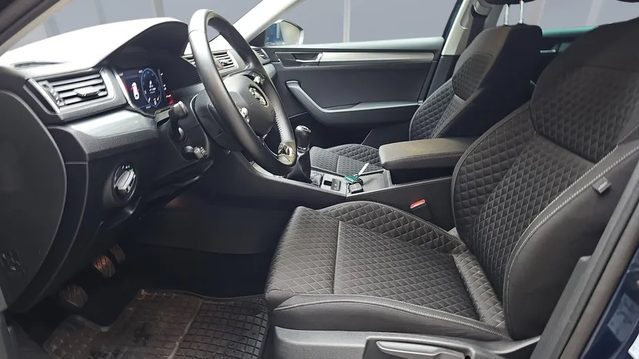 SKODA Superb Superb 2.0 TDI SCR Ambition