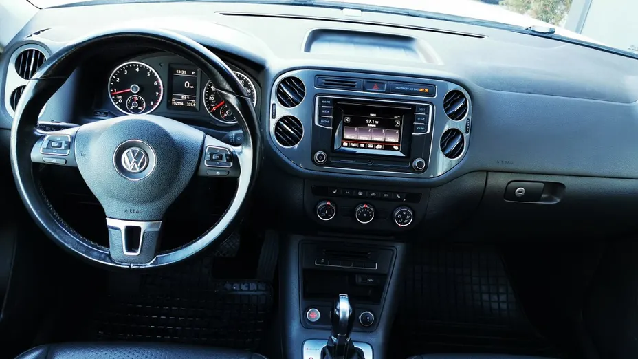 VOLKSWAGEN Tiguan -