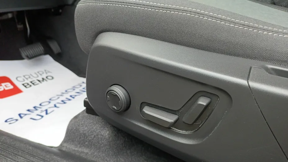 VOLVO XC40 XC40 B3 Plus Dark aut