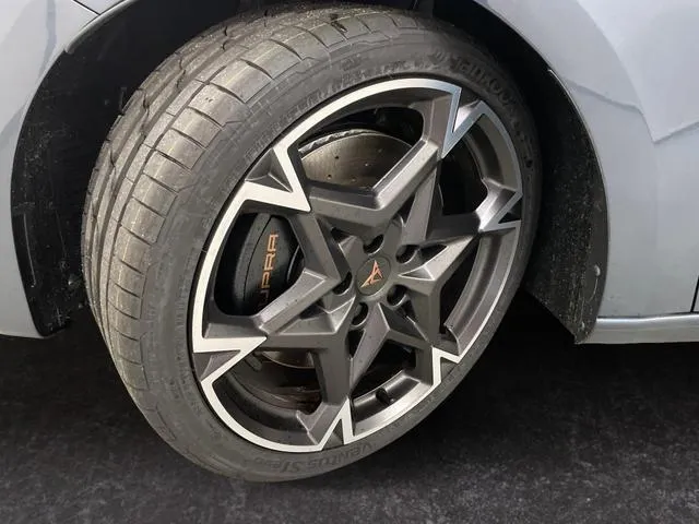 CUPRA Leon -