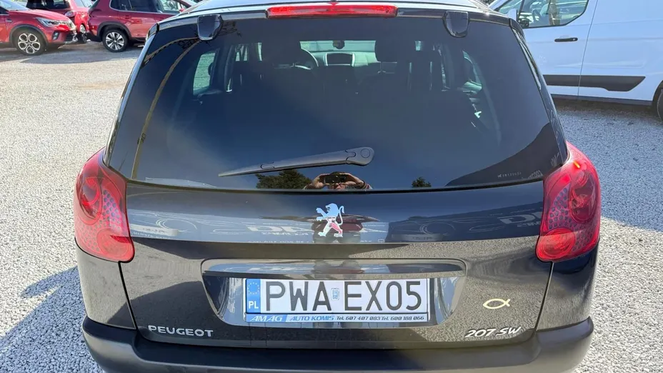 PEUGEOT 207 -