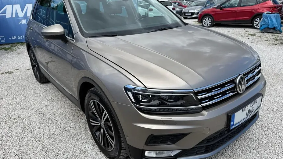 VOLKSWAGEN Tiguan -