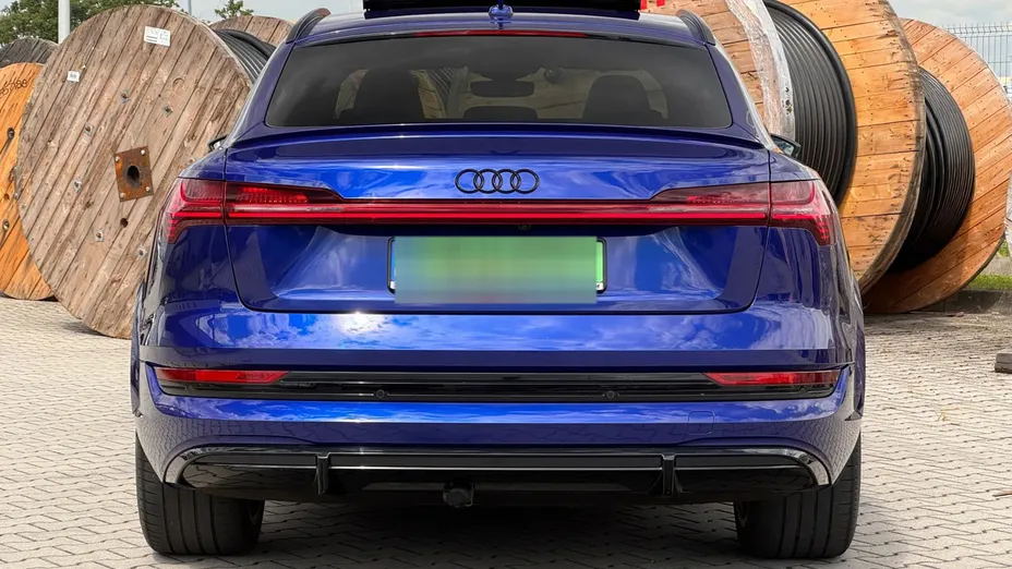 AUDI e-tron Sportback -