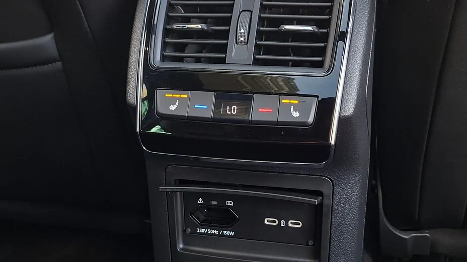 SKODA Superb Superb 2.0 TDI SCR 4x4 Sportline DSG
