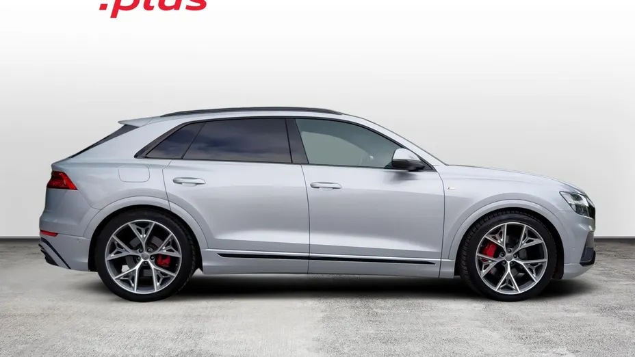 AUDI Q8 -