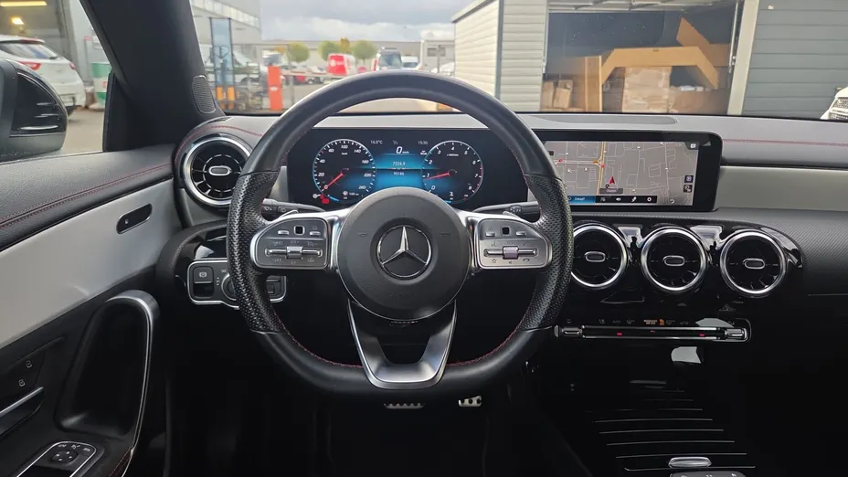 MERCEDES-BENZ CLA CLA 180 7G-DCT