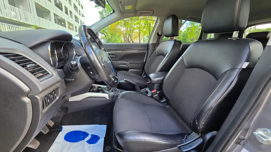 PEUGEOT 4008 -