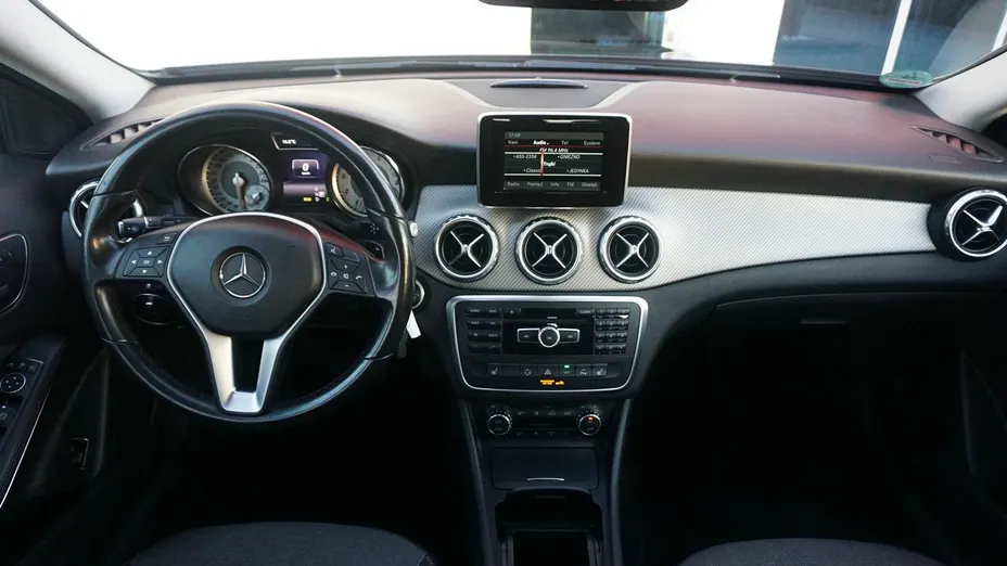 MERCEDES-BENZ GLA GLA 200 7G-DCT Urban