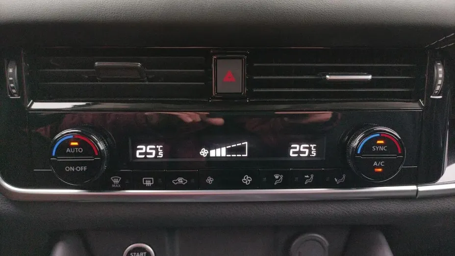 NISSAN Qashqai Qashqai 1.3 DIG-T mHEV N-Connecta Xtronic