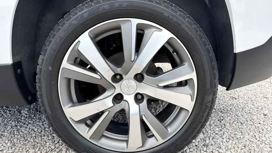 PEUGEOT 2008 -