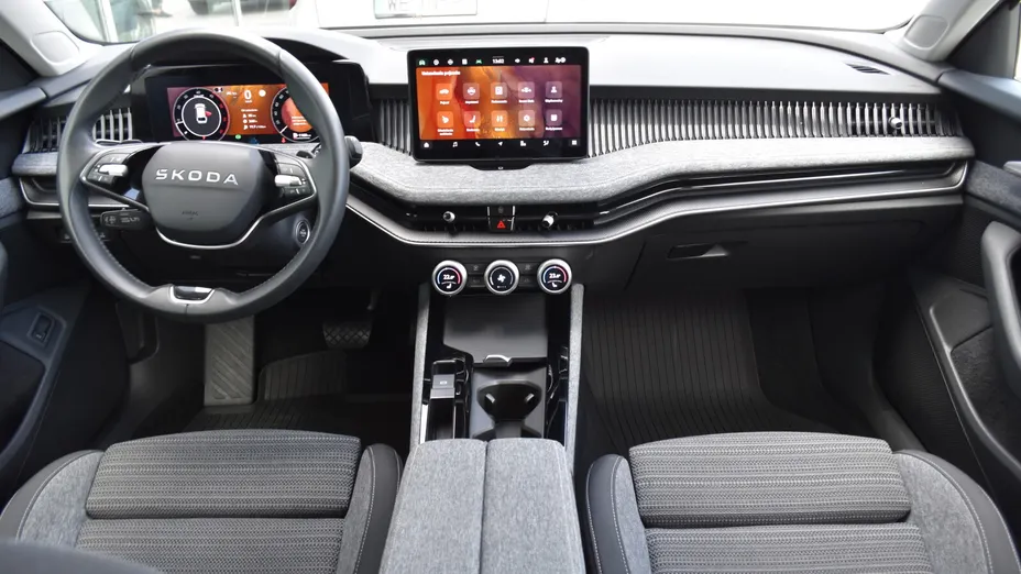 SKODA Superb -