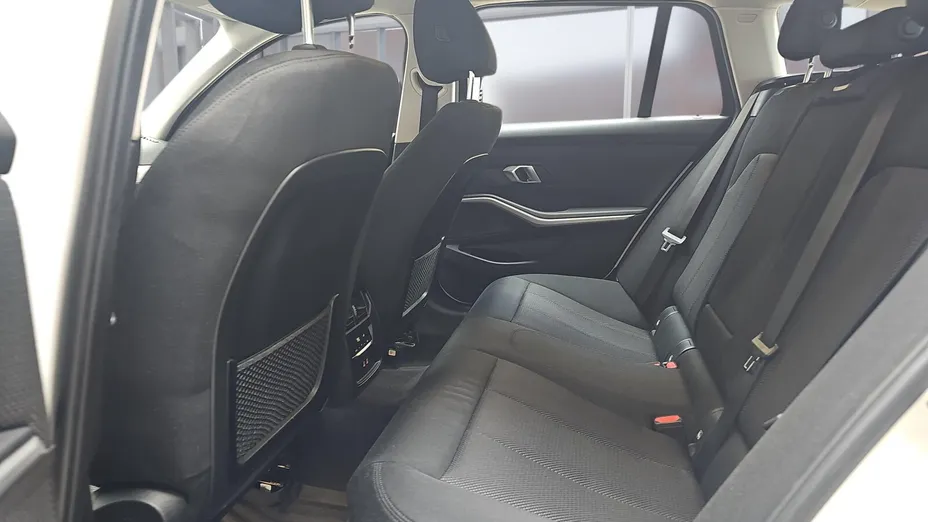 BMW Seria 3 318i aut