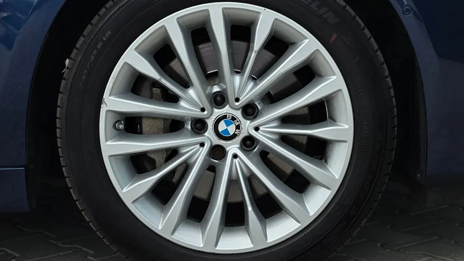 BMW Seria 5 530d Luxury Line aut