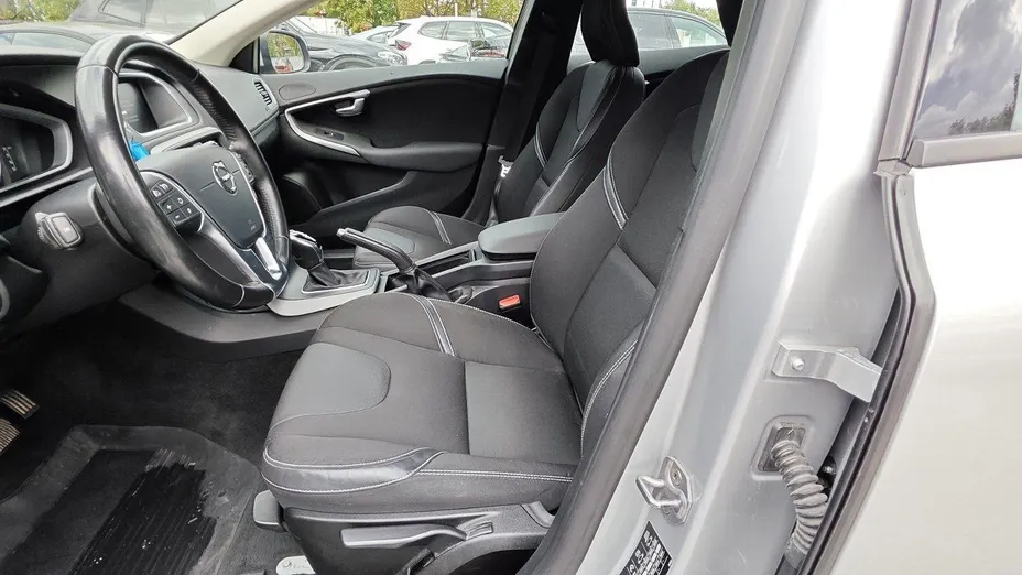 VOLVO V40 V40 D3 Drive-E SCR Momentum aut
