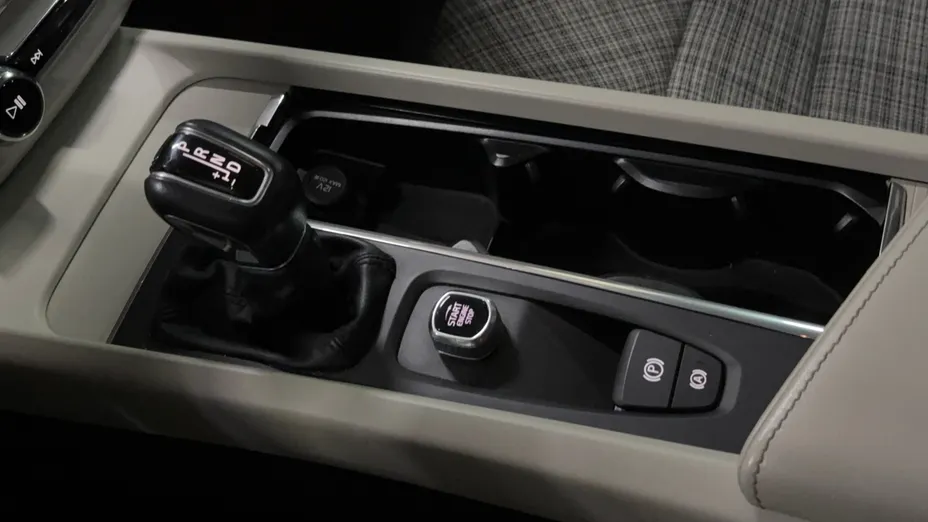 VOLVO XC60 XC60 D4 SCR Momentum aut